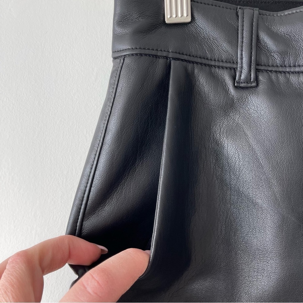 āSOLDā Aritzia Babaton Command Cropped Pant Black Vegan Leather pants size 00 - Picture 6 of 11